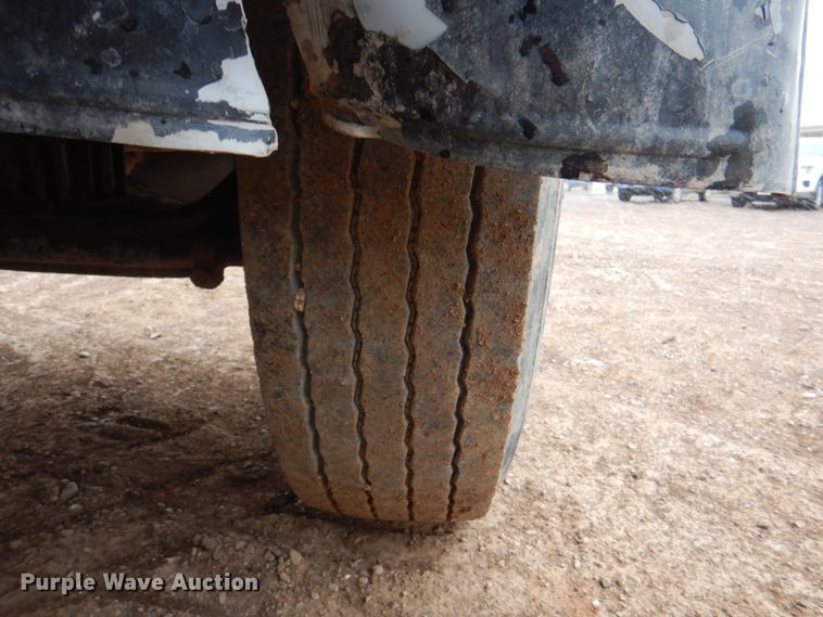 image for item II9897 1994 Peterbilt 379  semi truck