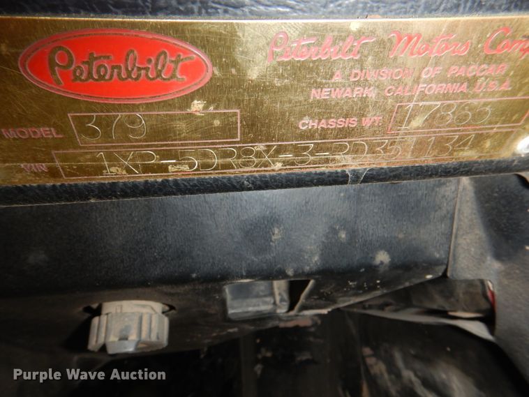 image for item II9897 1994 Peterbilt 379  semi truck