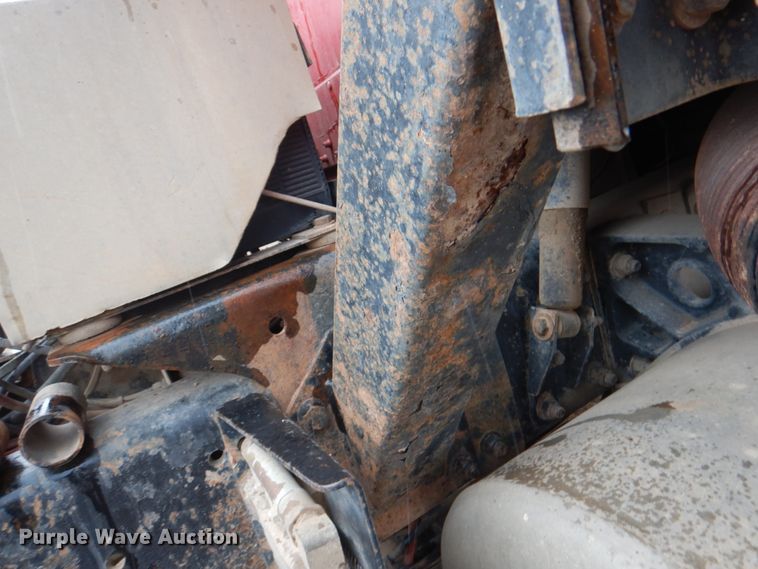 image for item II9898 1993 Freightliner FLD120  semi truck