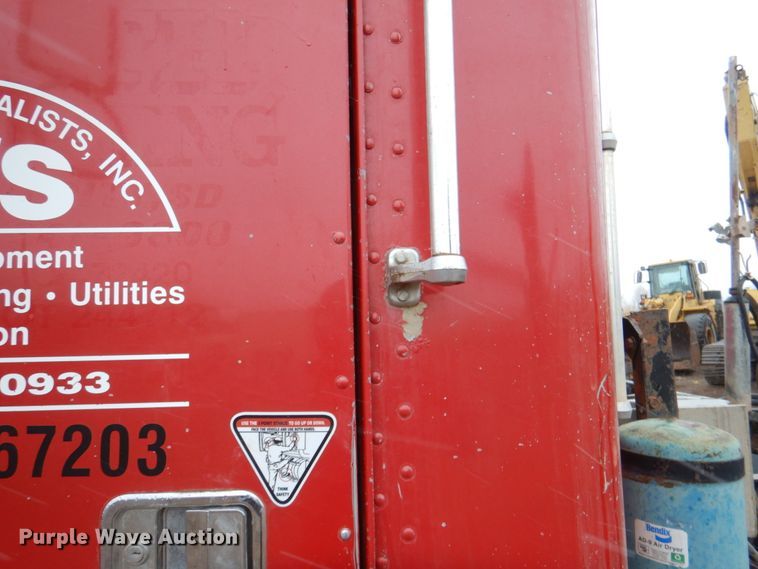 image for item II9898 1993 Freightliner FLD120  semi truck