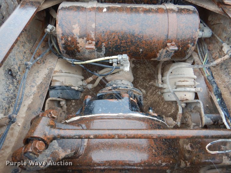 image for item II9898 1993 Freightliner FLD120  semi truck