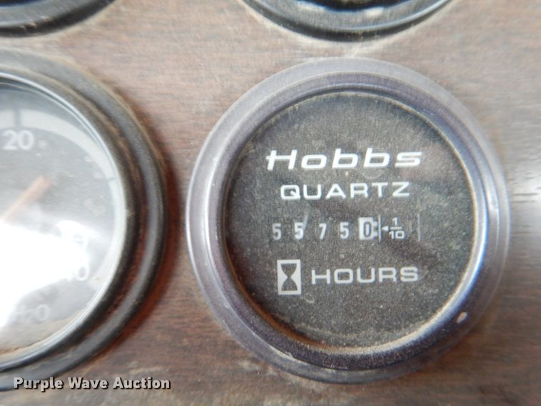 image for item II9898 1993 Freightliner FLD120  semi truck