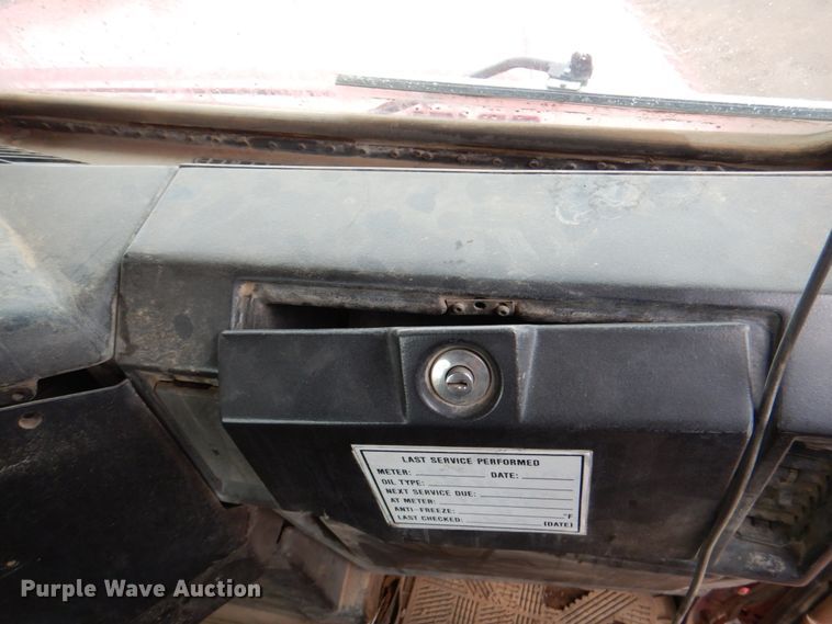 image for item II9898 1993 Freightliner FLD120  semi truck