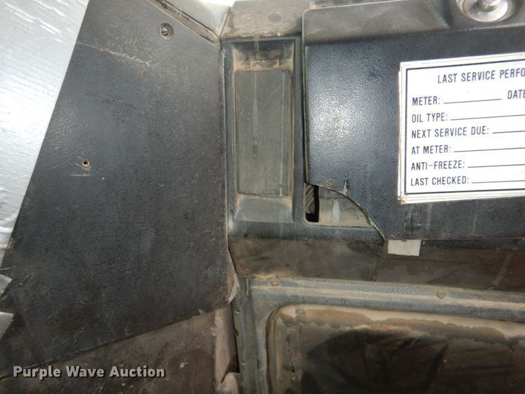 image for item II9898 1993 Freightliner FLD120  semi truck