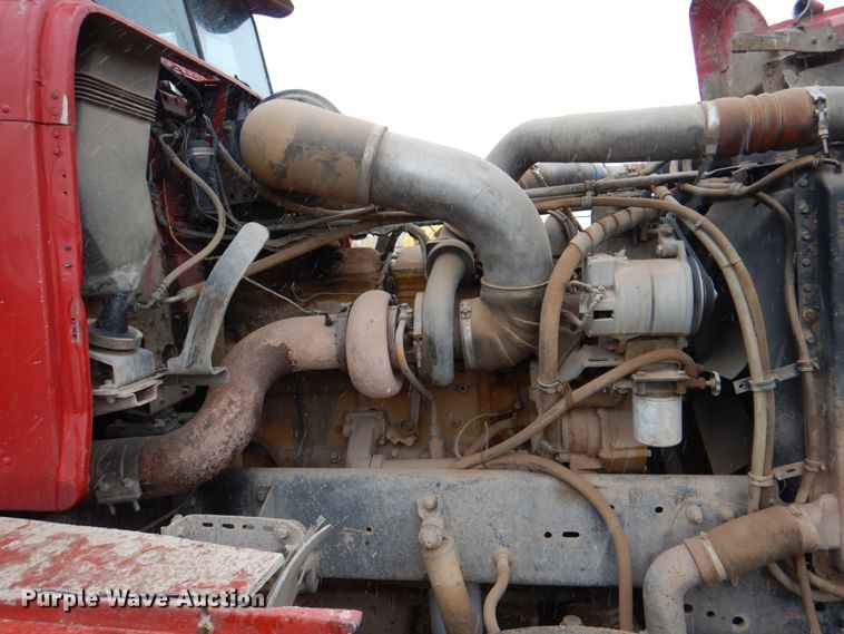 image for item II9898 1993 Freightliner FLD120  semi truck