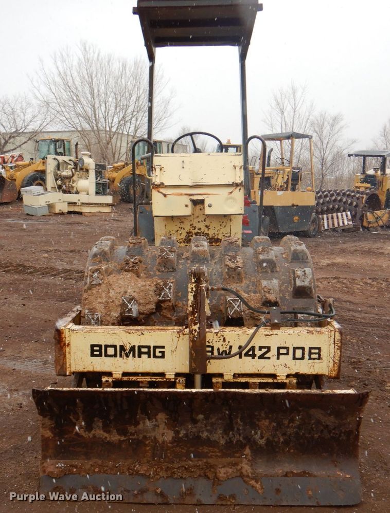 image for item II9899 1990 Bomag BW142PDB  single drum vibratory roller
