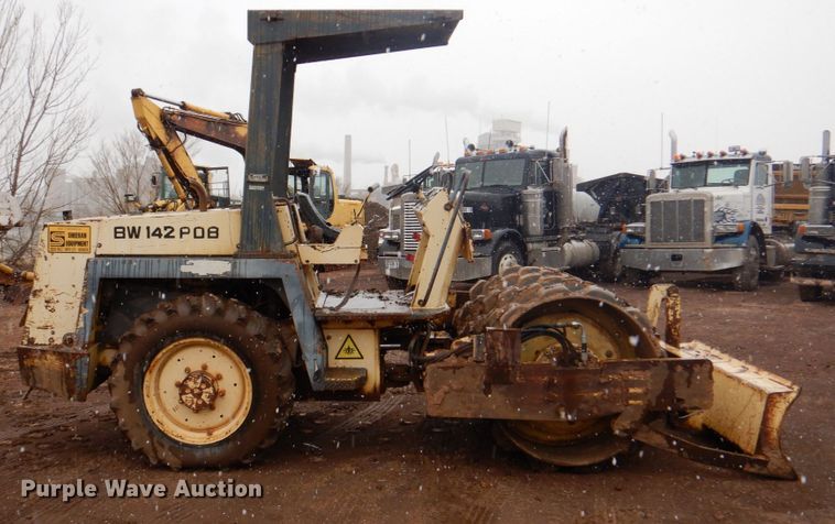 image for item II9899 1990 Bomag BW142PDB  single drum vibratory roller