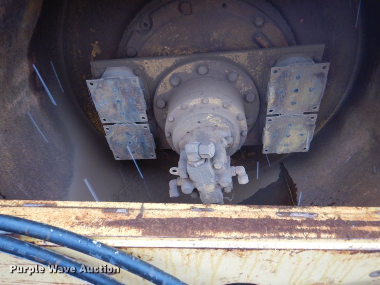 image for item II9901 1989 Caterpillar CP-563  single drum roller