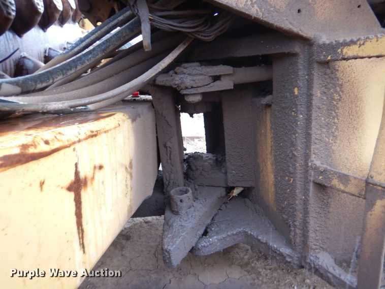 image for item II9901 1989 Caterpillar CP-563  single drum roller