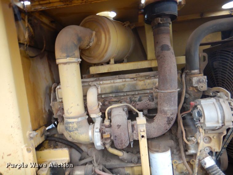 image for item II9901 1989 Caterpillar CP-563  single drum roller