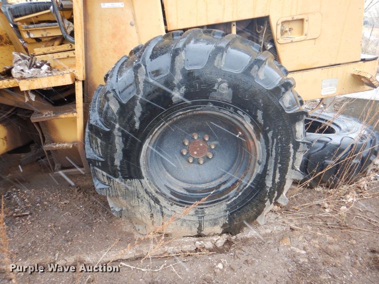 image for item II9901 1989 Caterpillar CP-563  single drum roller