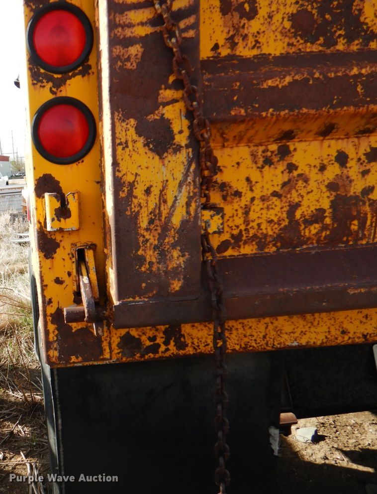 image for item II9902 1974 Fruehauf end dump pup trailer