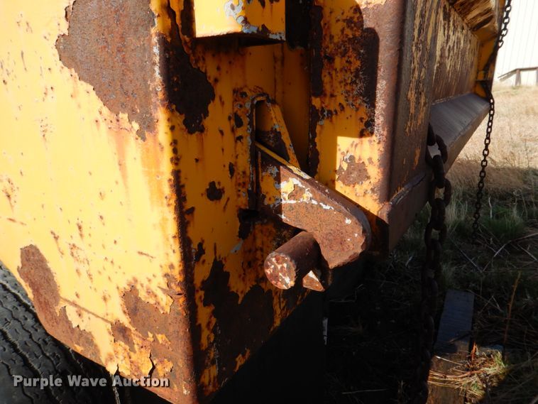 image for item II9902 1974 Fruehauf end dump pup trailer