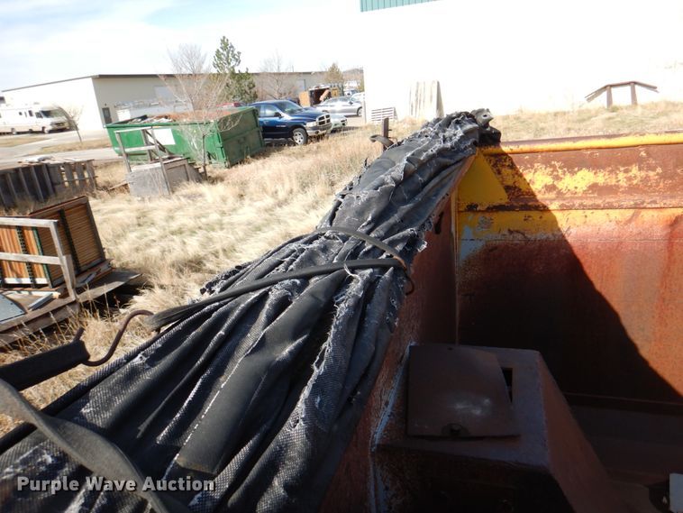 image for item II9902 1974 Fruehauf end dump pup trailer