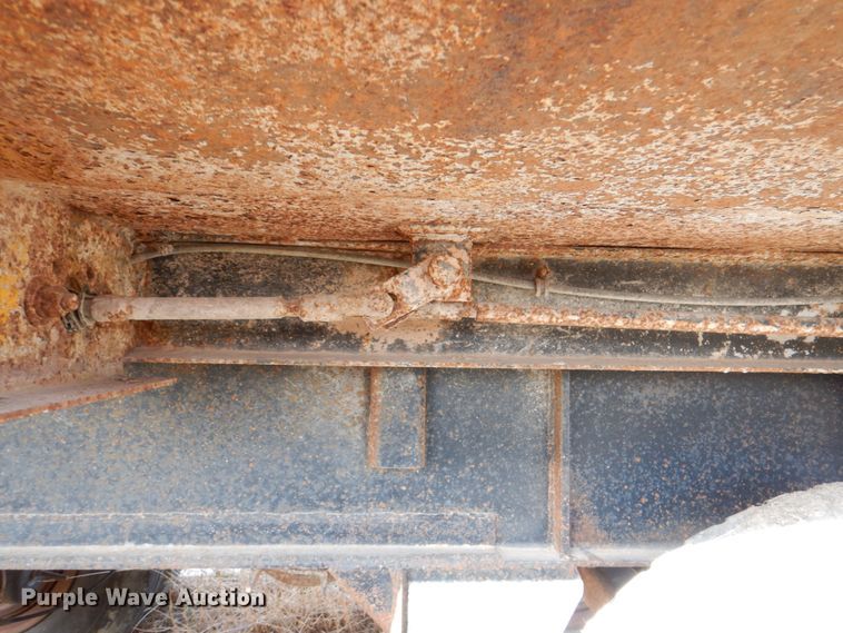 image for item II9902 1974 Fruehauf end dump pup trailer