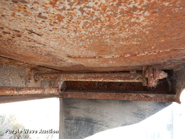 image for item II9902 1974 Fruehauf end dump pup trailer