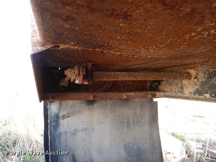 image for item II9902 1974 Fruehauf end dump pup trailer