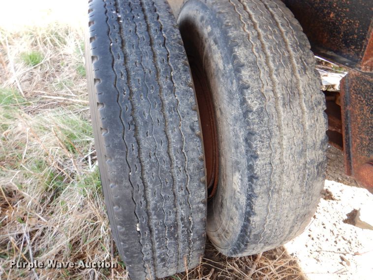 image for item II9902 1974 Fruehauf end dump pup trailer