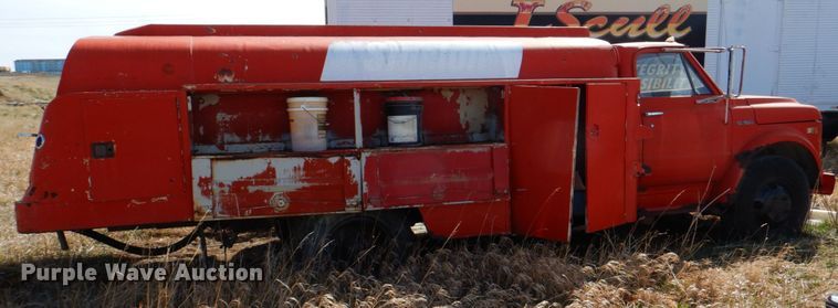 image for item II9905 Chevrolet C50  lube truck