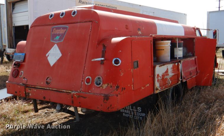 image for item II9905 Chevrolet C50  lube truck