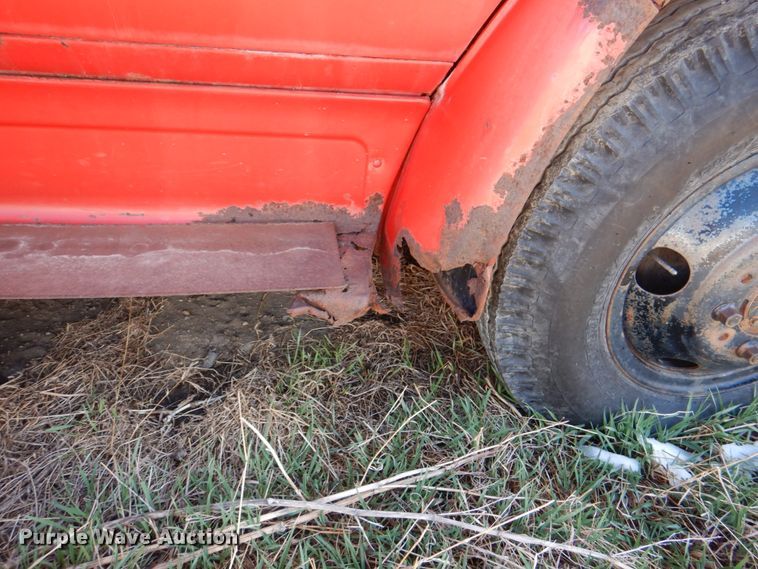 image for item II9905 Chevrolet C50  lube truck