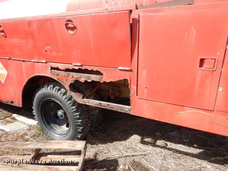 image for item II9905 Chevrolet C50  lube truck