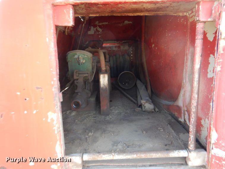 image for item II9905 Chevrolet C50  lube truck