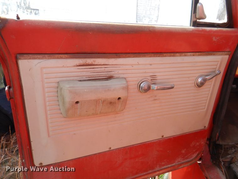 image for item II9905 Chevrolet C50  lube truck