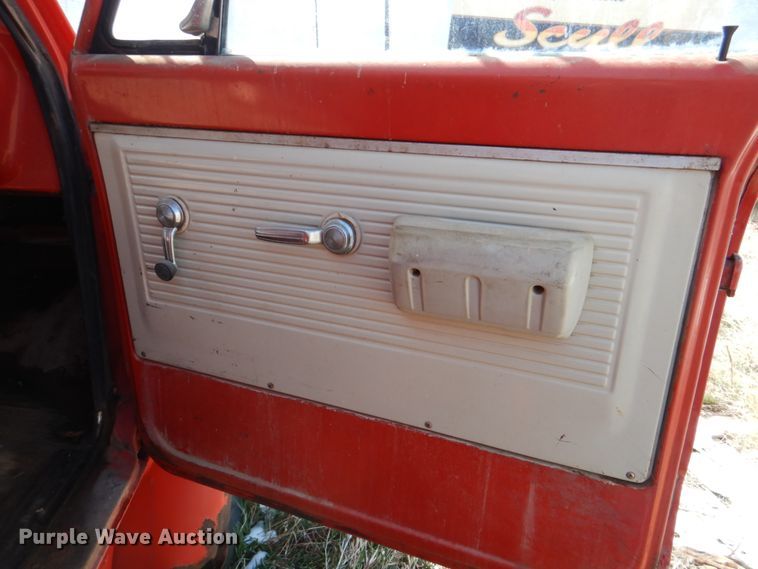 image for item II9905 Chevrolet C50  lube truck