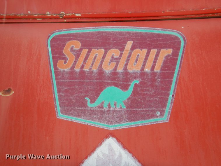 image for item II9905 Chevrolet C50  lube truck