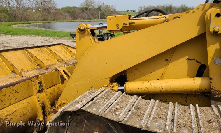 image for item IJ9004 1996 Caterpillar 953C  track loader