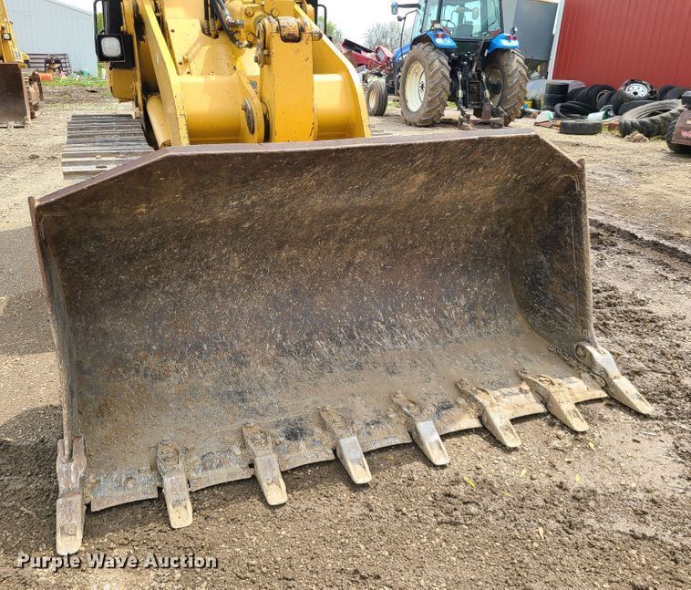 image for item IJ9004 1996 Caterpillar 953C  track loader