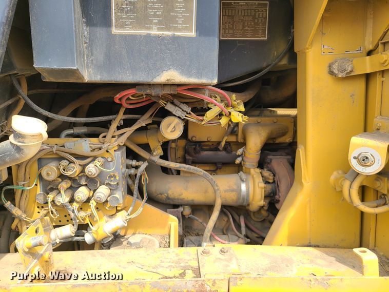 image for item IJ9004 1996 Caterpillar 953C  track loader