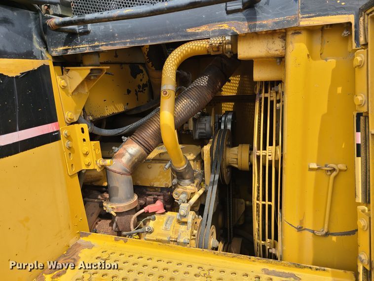 image for item IJ9004 1996 Caterpillar 953C  track loader