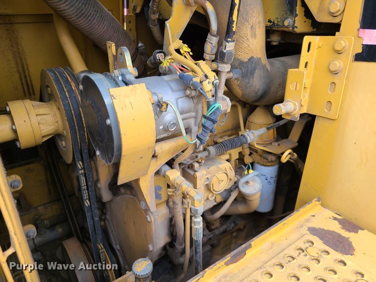 image for item IJ9004 1996 Caterpillar 953C  track loader