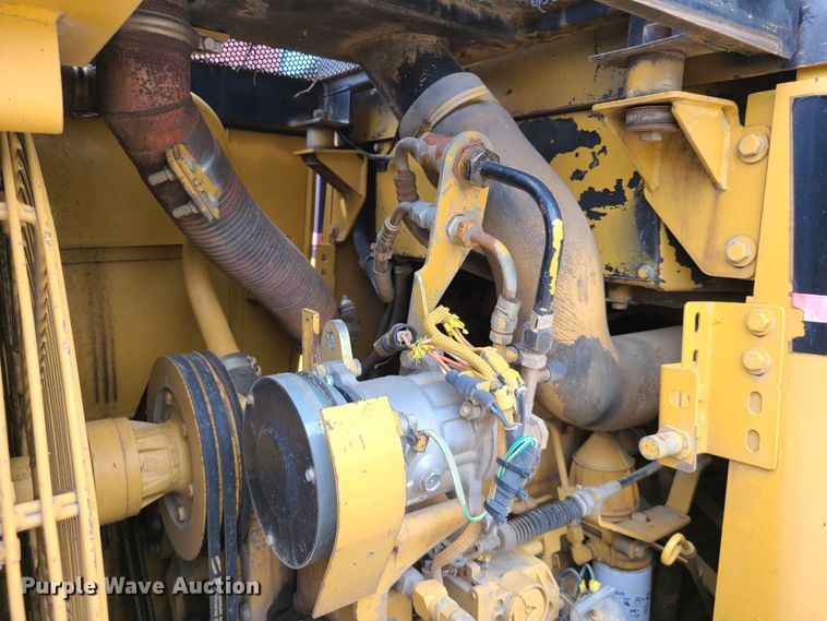 image for item IJ9004 1996 Caterpillar 953C  track loader