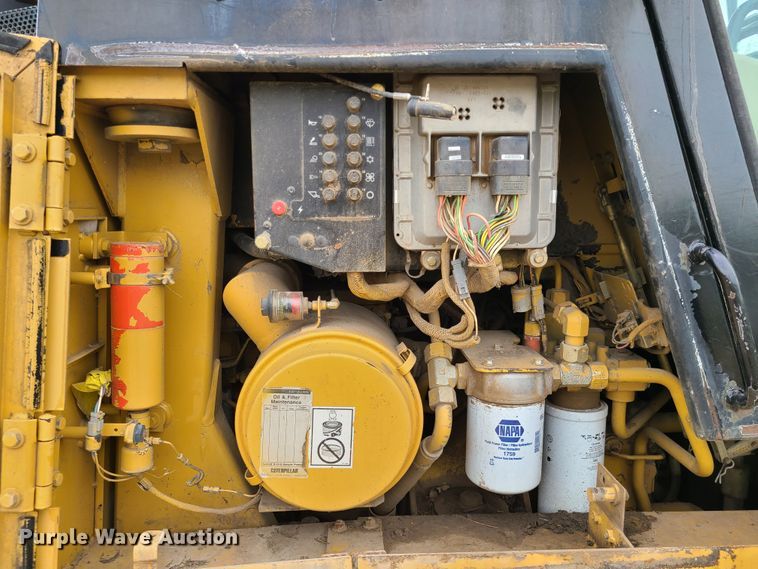 image for item IJ9004 1996 Caterpillar 953C  track loader