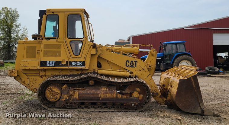 image for item IJ9005 1997 Caterpillar 963B  track loader