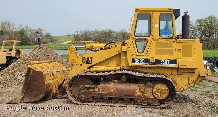 image for item IJ9005 1997 Caterpillar 963B  track loader