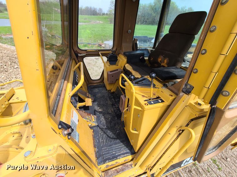 image for item IJ9005 1997 Caterpillar 963B  track loader
