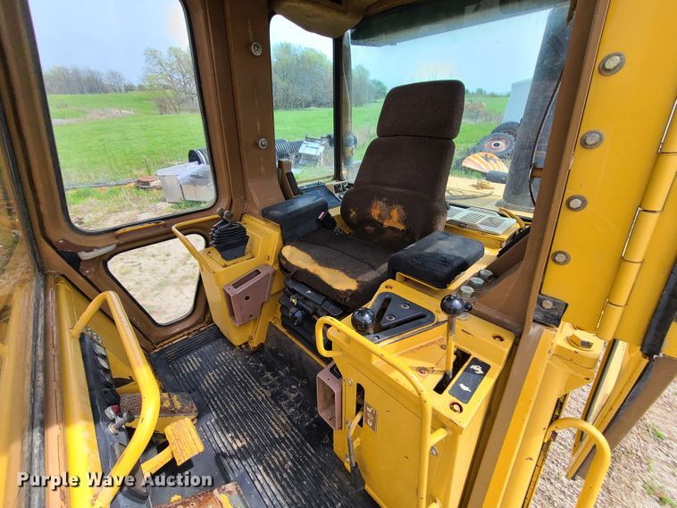 image for item IJ9005 1997 Caterpillar 963B  track loader