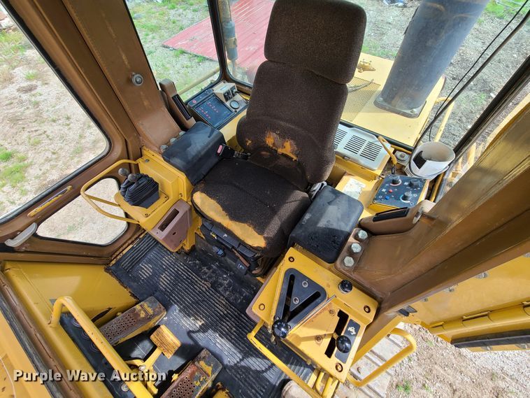 image for item IJ9005 1997 Caterpillar 963B  track loader