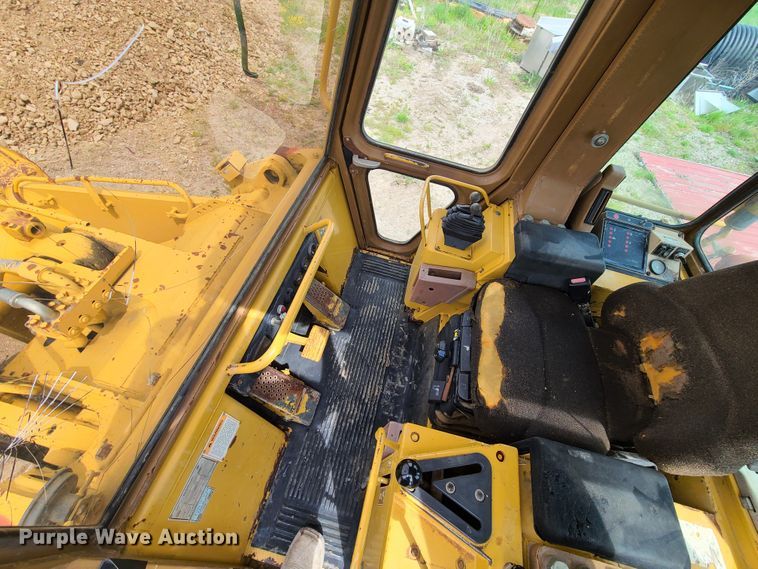 image for item IJ9005 1997 Caterpillar 963B  track loader