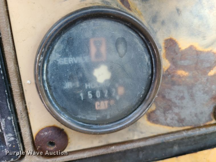 image for item IJ9005 1997 Caterpillar 963B  track loader