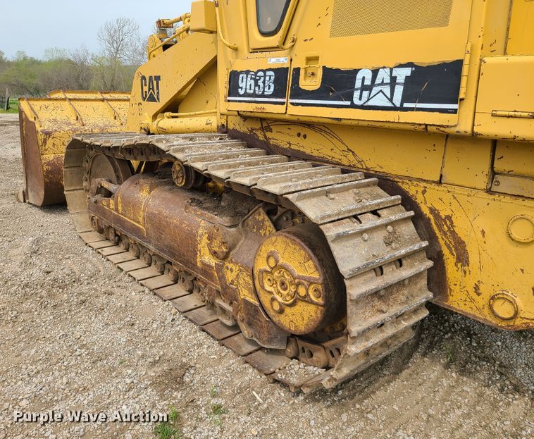 image for item IJ9005 1997 Caterpillar 963B  track loader