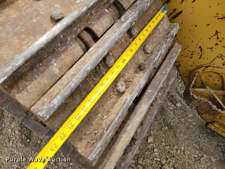 image for item IJ9005 1997 Caterpillar 963B  track loader