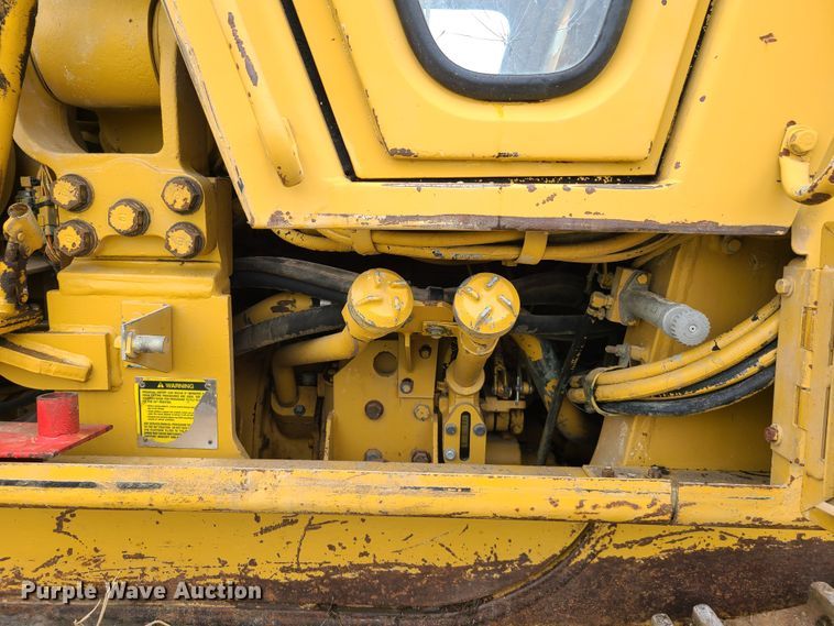 image for item IJ9005 1997 Caterpillar 963B  track loader