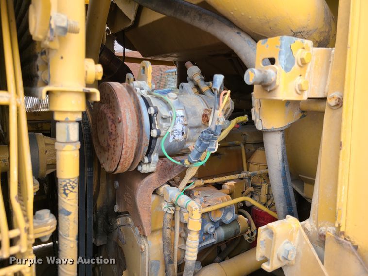 image for item IJ9005 1997 Caterpillar 963B  track loader