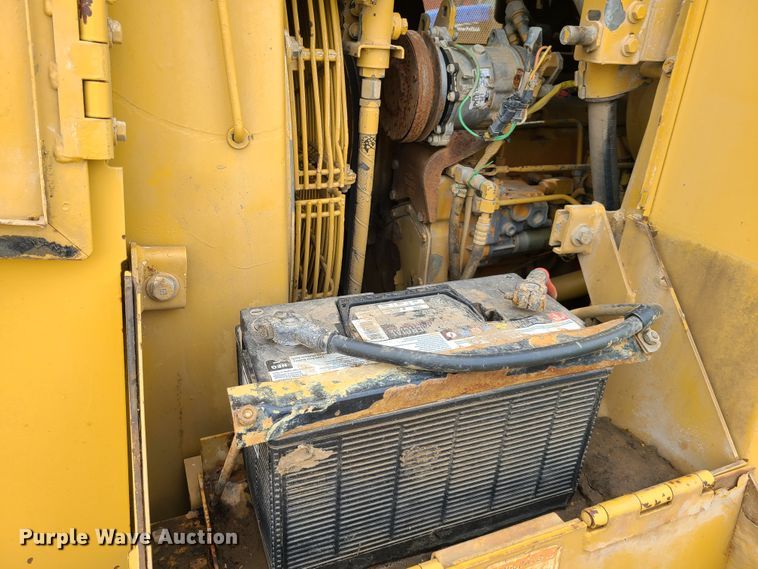 image for item IJ9005 1997 Caterpillar 963B  track loader