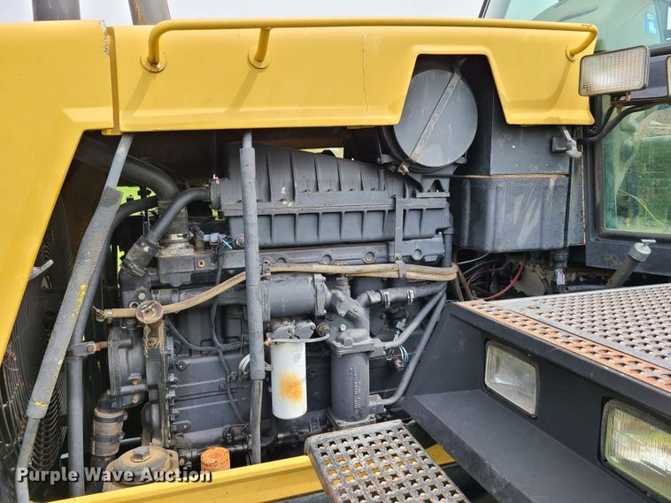 image for item IJ9006 1987 Caterpillar Challenger 65  tractor